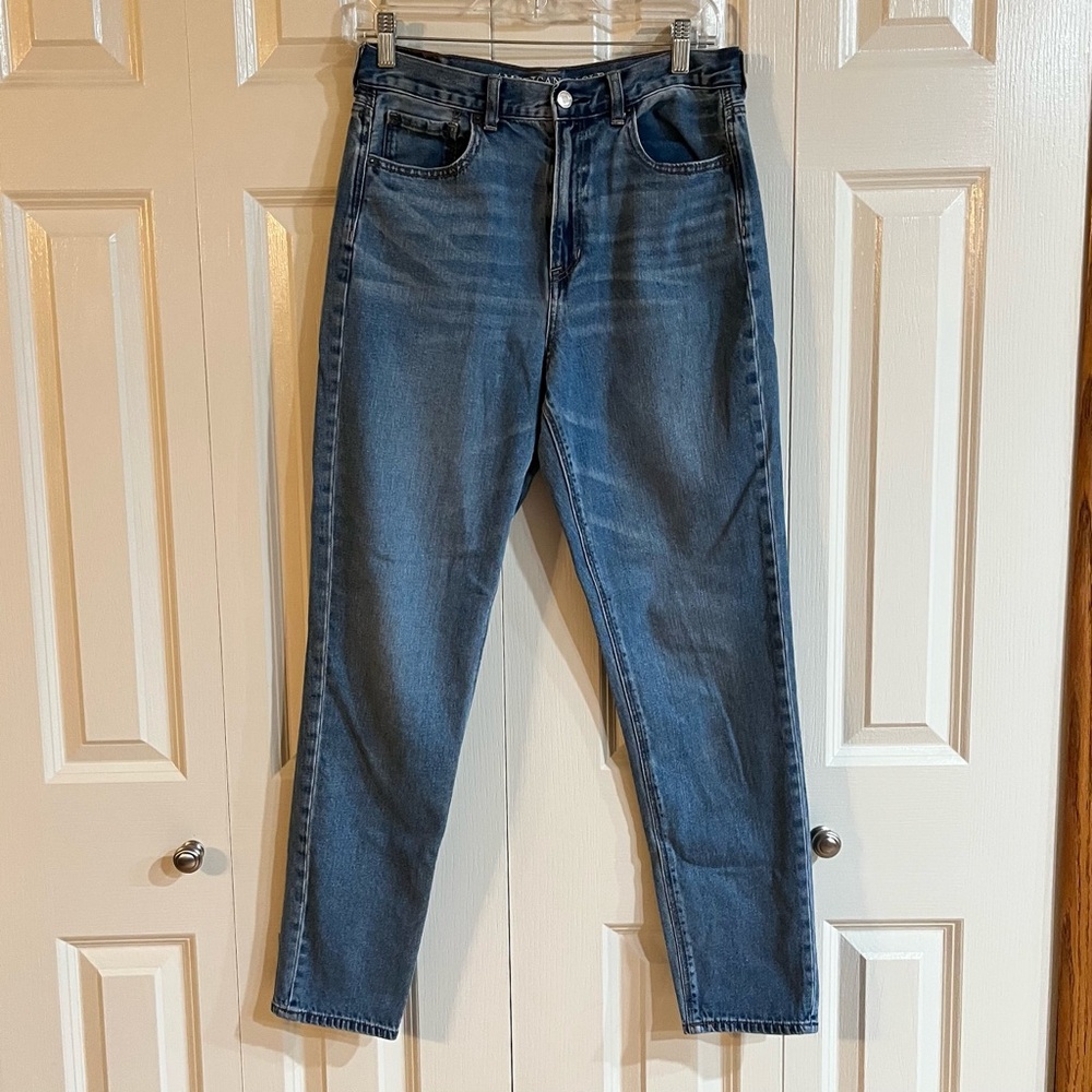 American Eagle Outfitters Women’s Medium Blue Denim Mom Jeans Wiskering Size 8